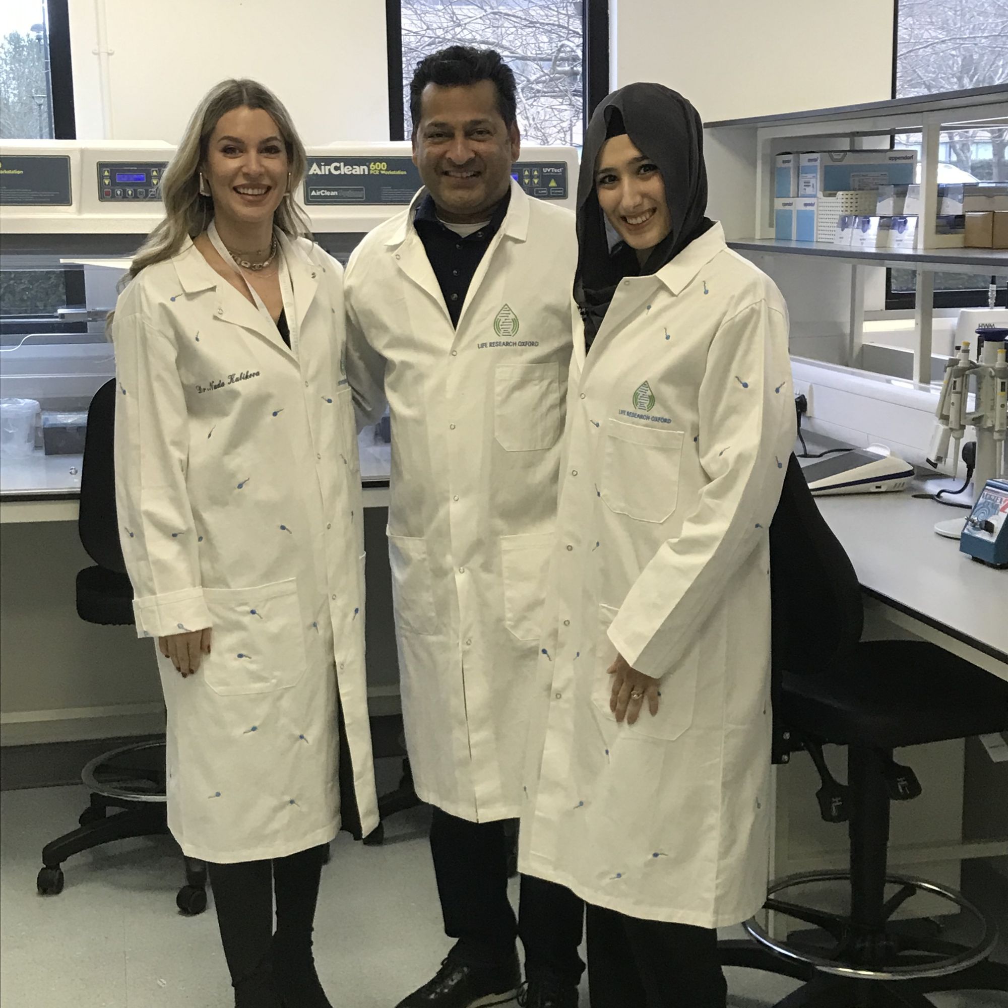 Dr. Jain and colleagues at Life Research Oxford